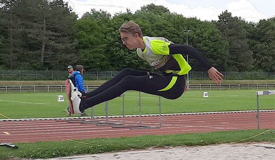 Marten Lippold mit neuer Bestleistung von 5,87 im Weitsprung, 11,18 im Kugelstoßen (Foto: S. Lippold)