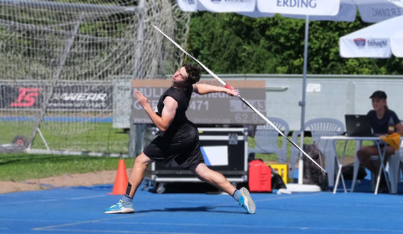 Benedikt Müller beim Speerwurf in Erding (Foto: S.Lippold)